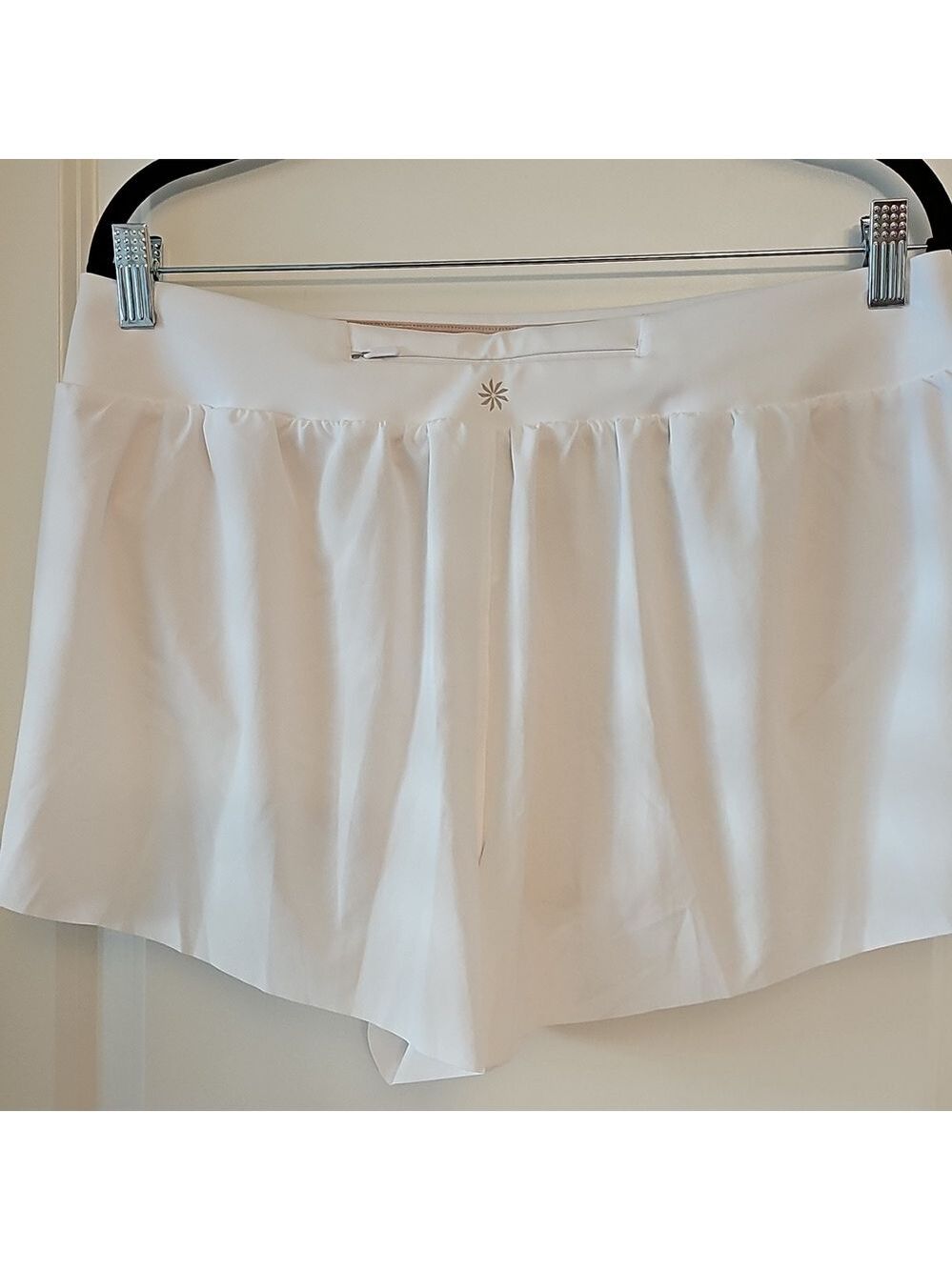 NWT Athleta Go The Distance Run Short - Picture 6 of 9